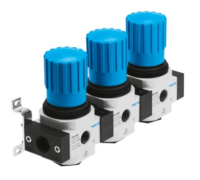 Pressure regulator manifold