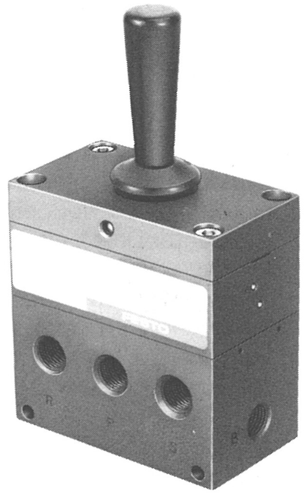 Toggle lever valve