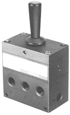 Toggle lever valve