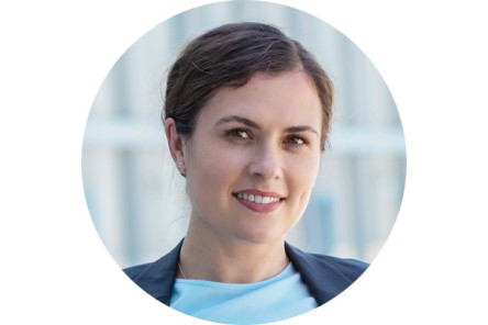 Julia Bikidis 肖像