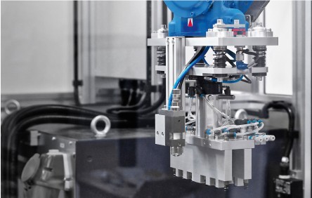 Close-up of tool suction gripper head and gripper head