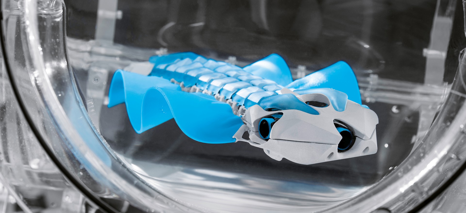 BionicFinWave：利用超声波实现无碰撞游动 