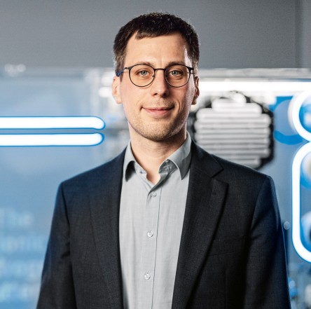 Adrian Eilingsfeld 博士，Festo 仿生项目