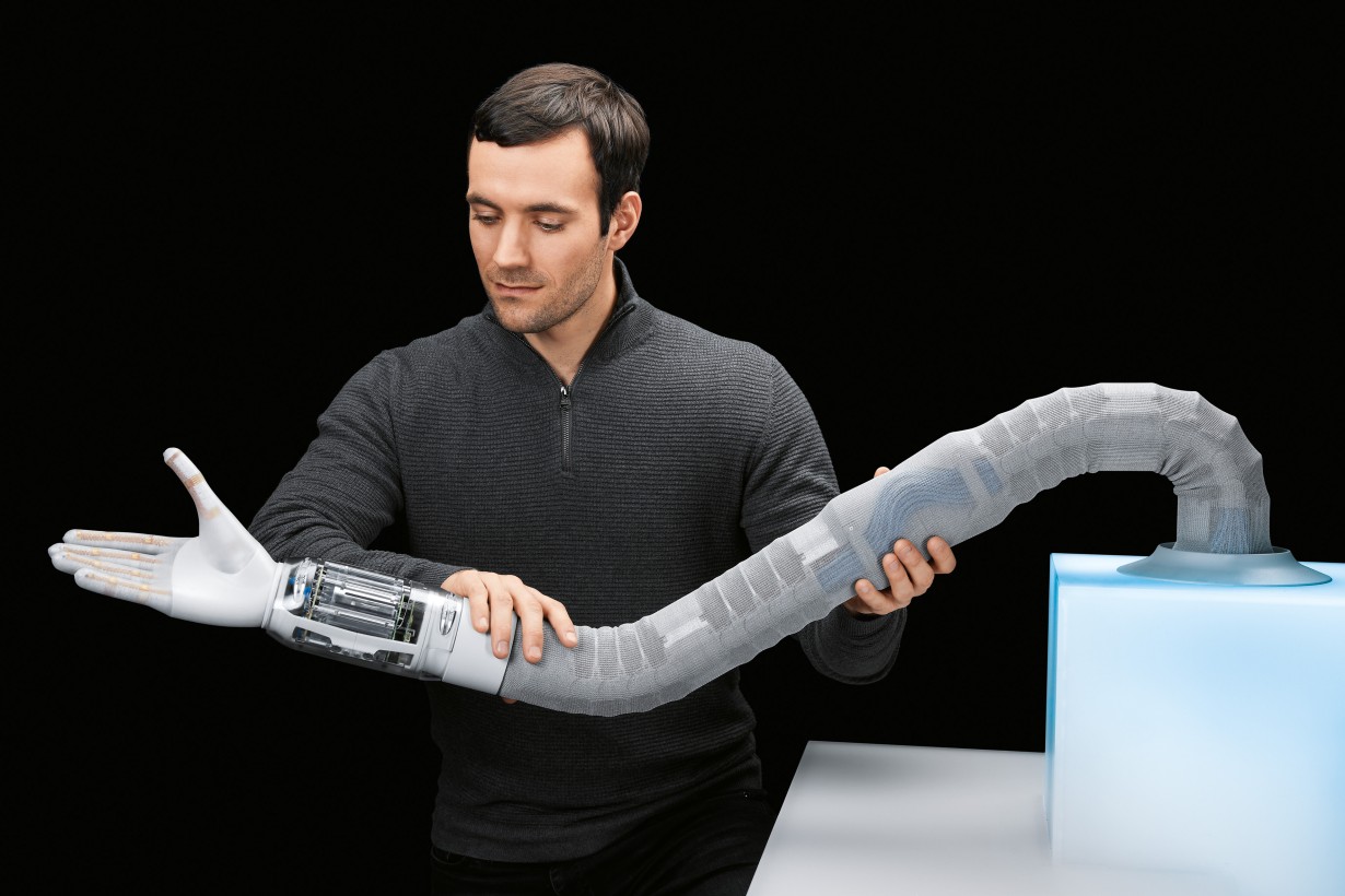 安全,柔软的机器人组件:仿生柔性手臂与 bionicsofthand 组合