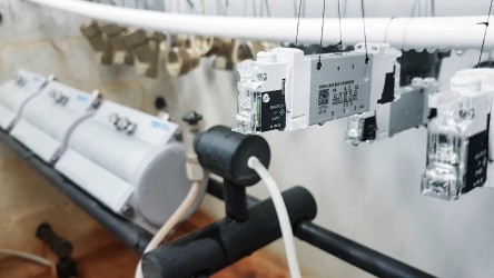 Corrosion tests in the salt spray chamber 