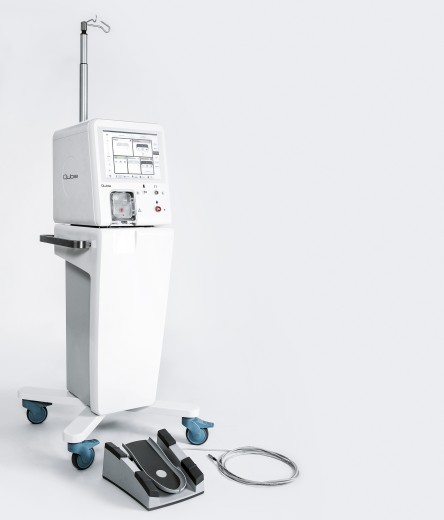 Technical assistant of choice for eye surgeons: the QUBE pro takes individual working methods into consideration and has a dual linear control pedal.