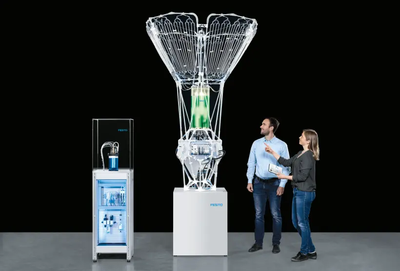 The PhotoBionicCell illustrates how biological processes can be combined with modern controller and closed-look control technology. It serves as an example of the approach to making biological reactions technically controllable, unlocking new biotechnological applications.