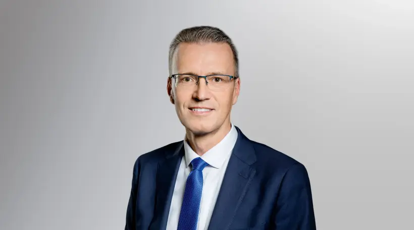 Prof. Dr.-Ing. Tomas Smetana – Management Board Research and Development