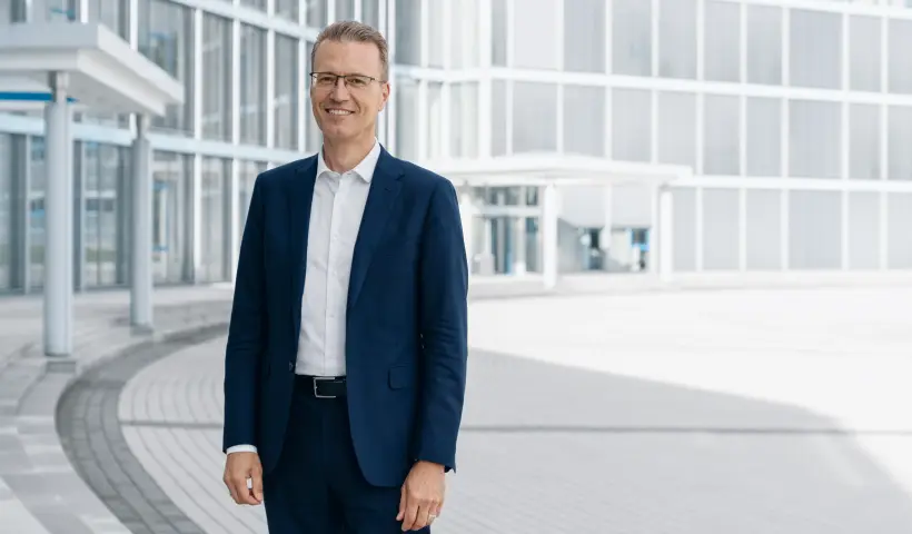 Tomas Smetana 教授（工学博士）– 董事会成员，研发总裁