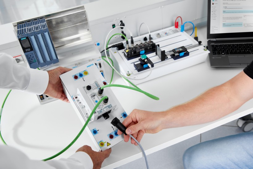 Focus and trending topics I4.0 - IIoT and Retrofitting IoT Gateway