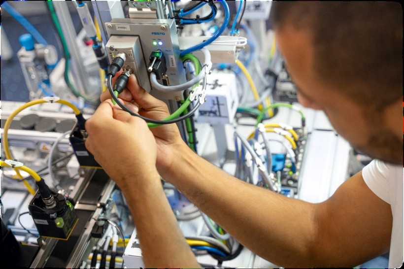 DT221 RFID Technology Application Basic